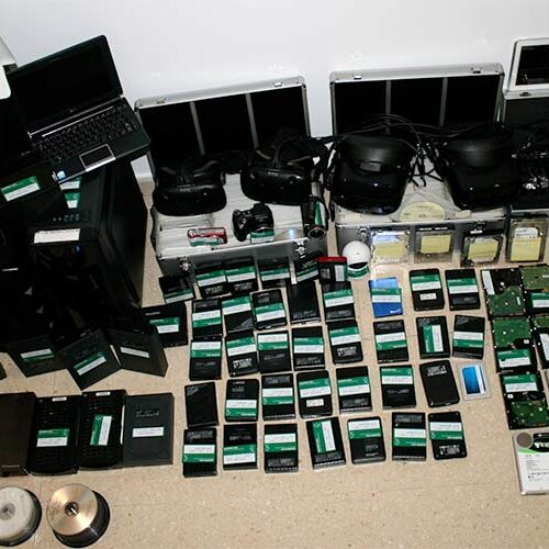 Detenido en la ciudad de Cádiz por almacenar hasta 40 terabytes de material pornográfico de menores